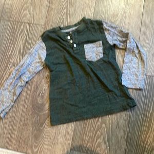 Gray and Green Heathered Henley with pocket